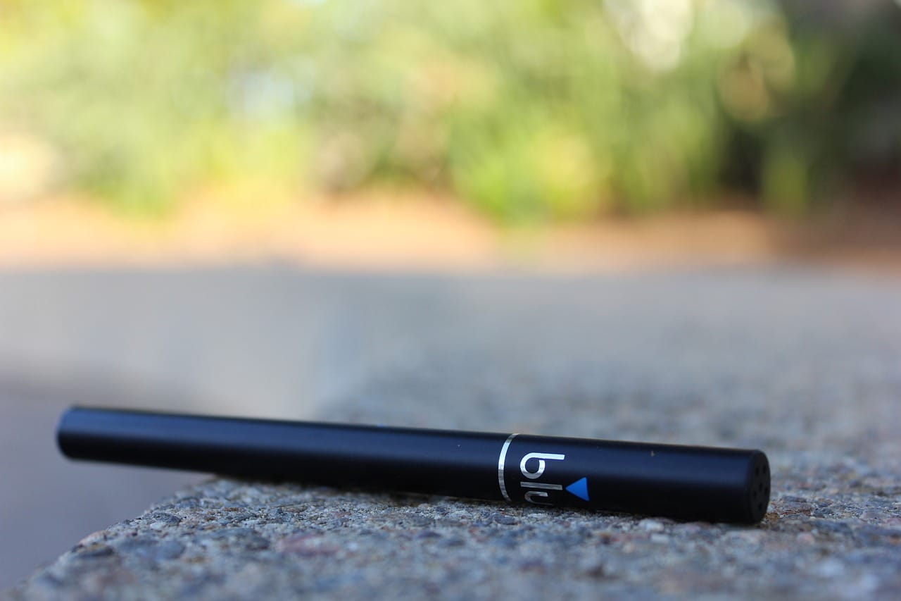 Appropriate Behavior While Using a Vape Pen in Public Areas